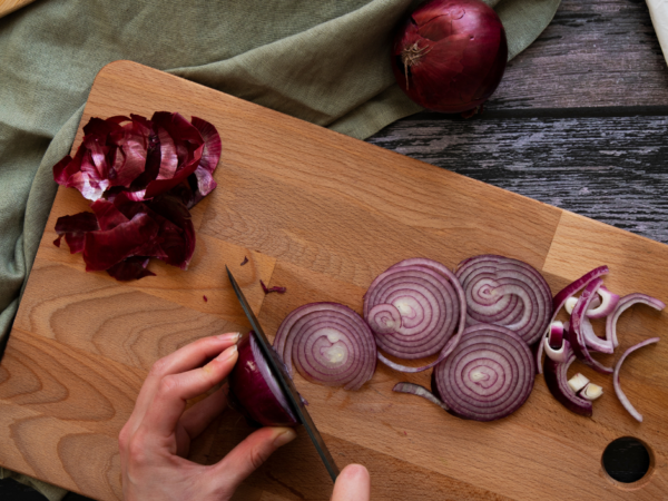 How to Avoid Crying Too Much When Cutting Onions (According to Scientists)